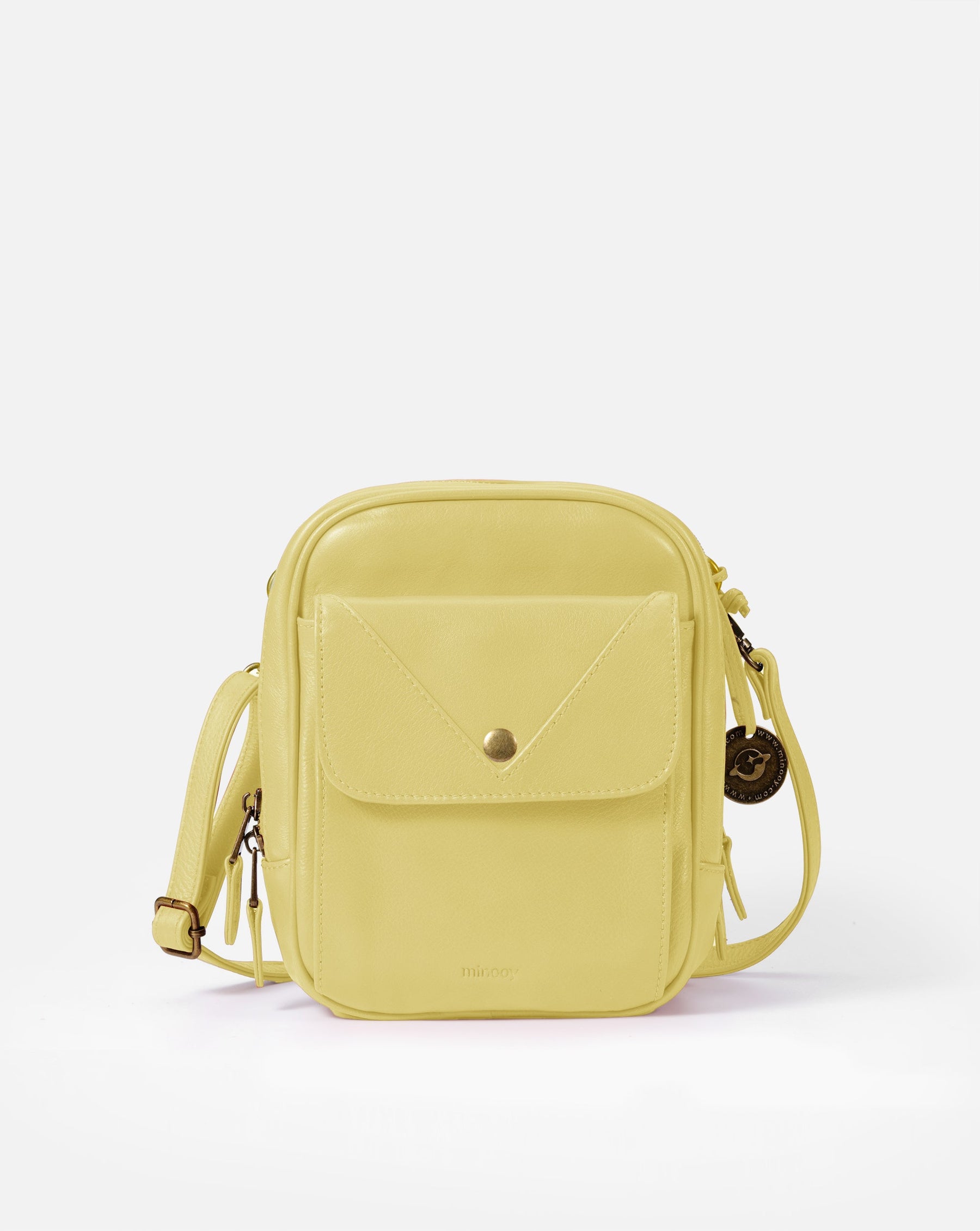 Is the Minooy Thea Crossbody bag the best travel bag in 2023? 